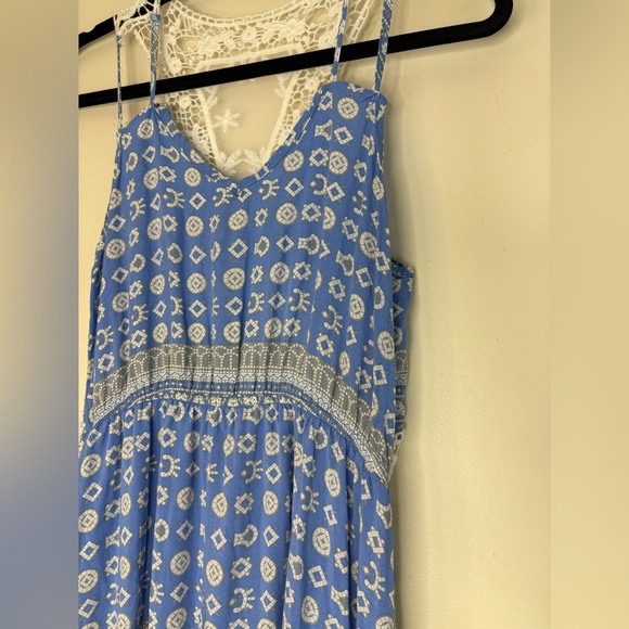 Entro Blue and White Patterned Maxi Dress - Picture 3 of 5